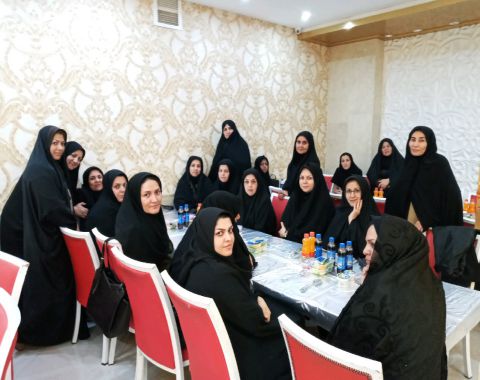 برگزاری جلسه شورای دبیران در رستوران پور علی
